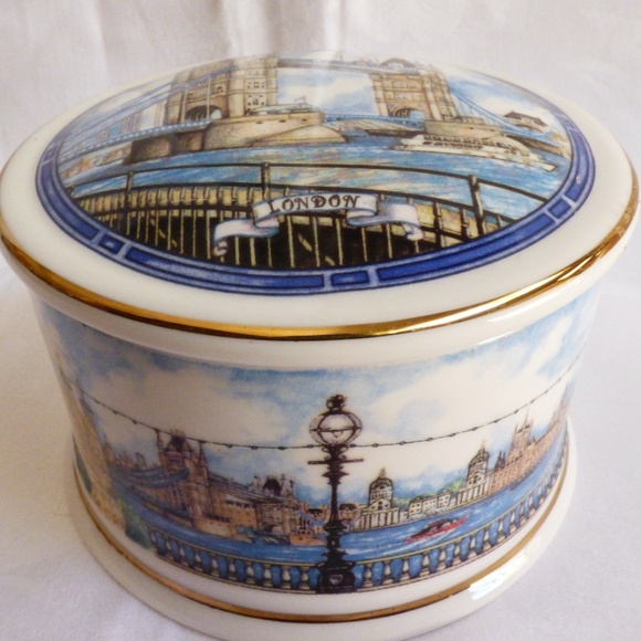 Sadler Accents James Sadler England Porcelain Covered Trinket Box Londons Tower Bridge